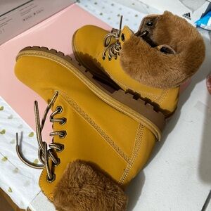 Charlotte Russe Women's Size 7 Chukka Boots Tan Fur Ankle Lace New